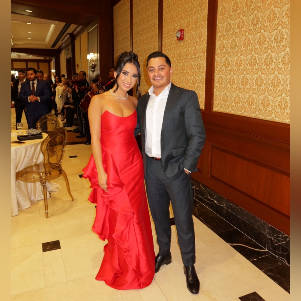 Badgley Mischka Red evening gown - Picture 2 of 5